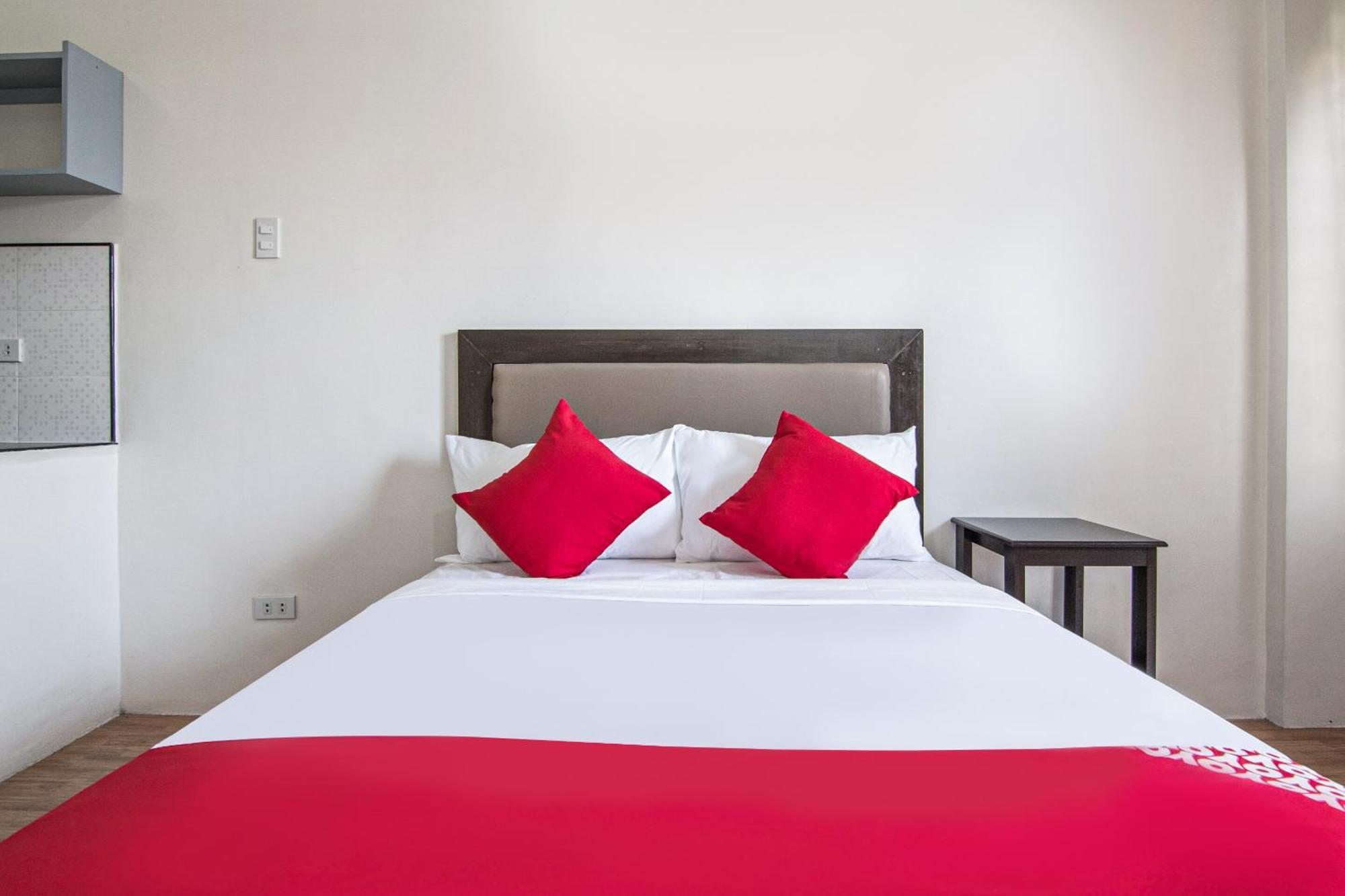 Oyo 431 Apollo 11 Apartelle Pasay Luaran gambar