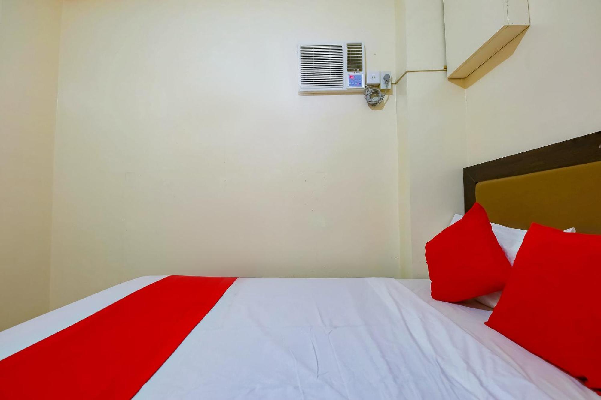 Oyo 431 Apollo 11 Apartelle Pasay Luaran gambar