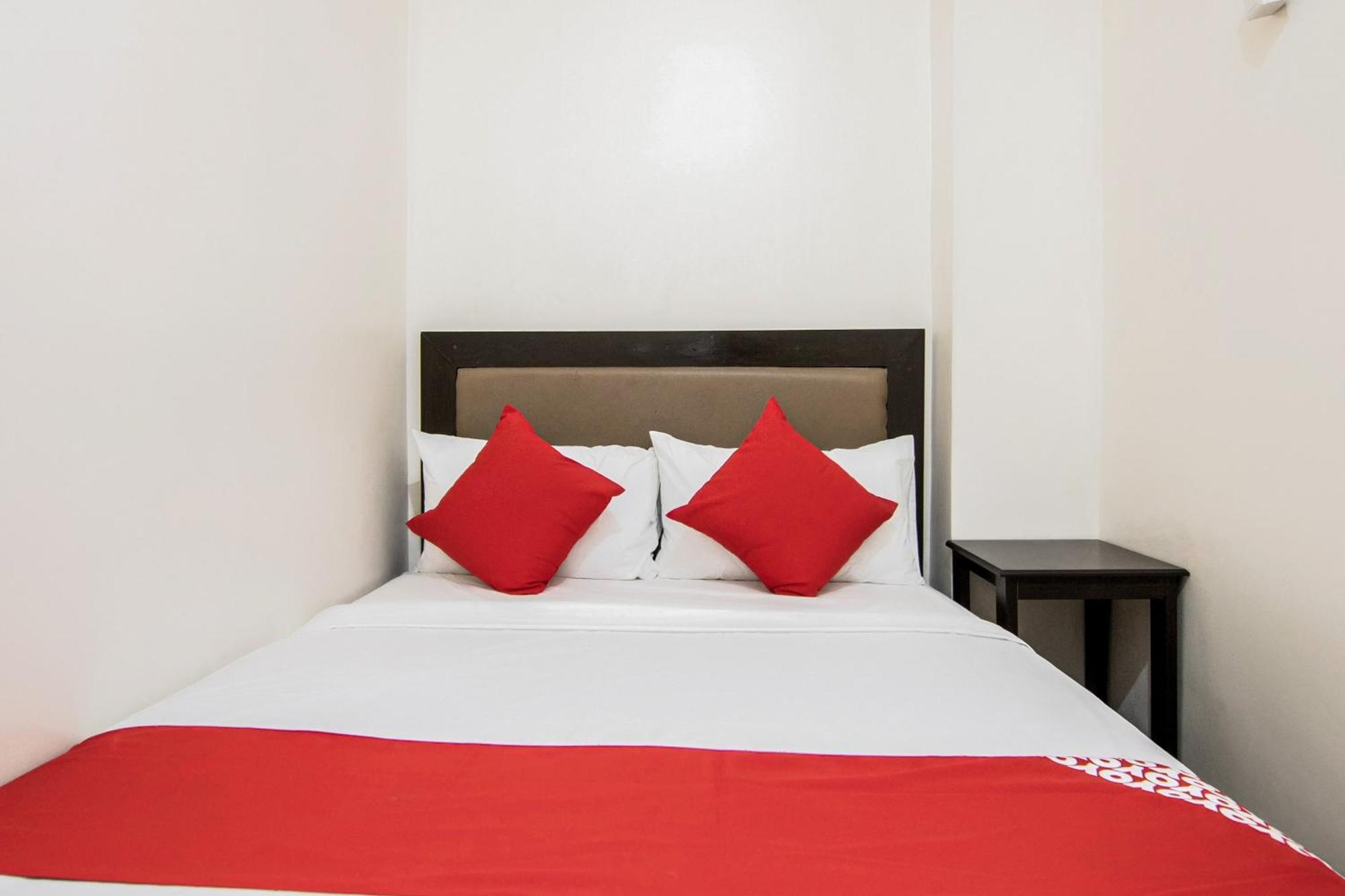 Oyo 431 Apollo 11 Apartelle Pasay Luaran gambar